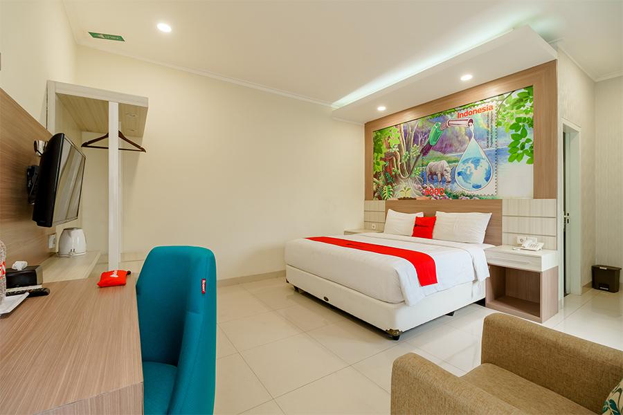 RedDoorz Plus @ Point Phila Cihampelas Bandung Exterior foto