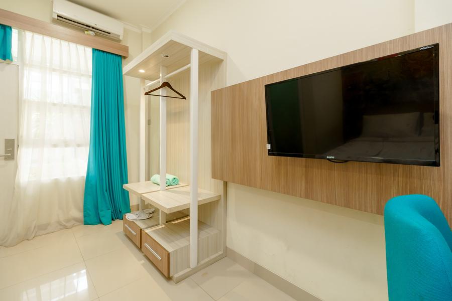 RedDoorz Plus @ Point Phila Cihampelas Bandung Exterior foto