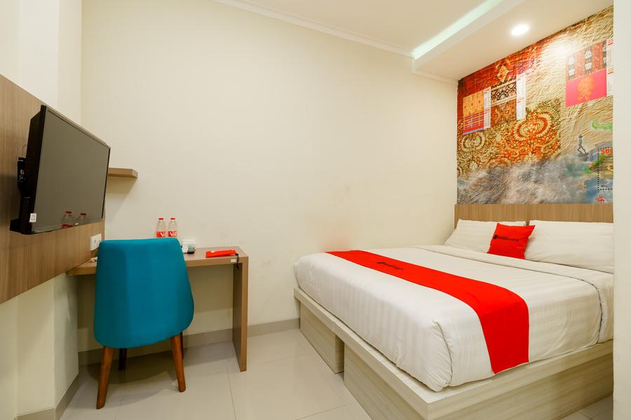 RedDoorz Plus @ Point Phila Cihampelas Bandung Exterior foto