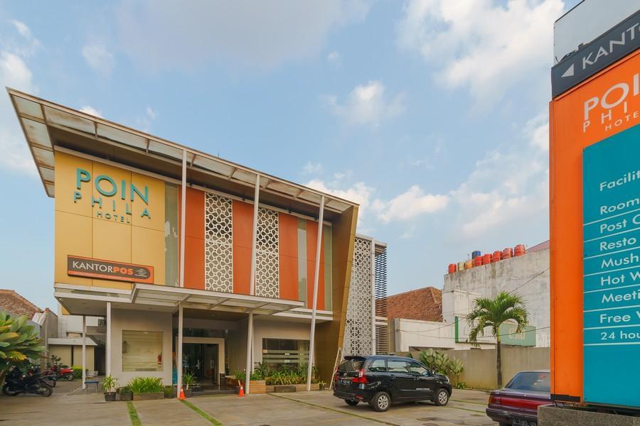 RedDoorz Plus @ Point Phila Cihampelas Bandung Exterior foto