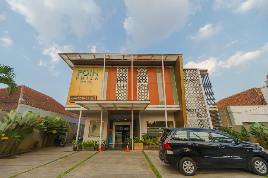 RedDoorz Plus @ Point Phila Cihampelas Bandung Exterior foto