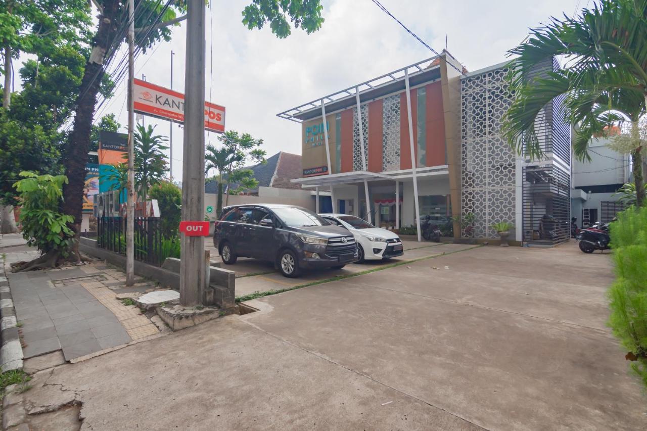 RedDoorz Plus @ Point Phila Cihampelas Bandung Exterior foto