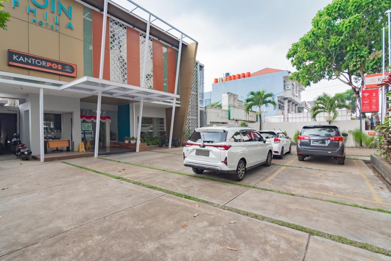 RedDoorz Plus @ Point Phila Cihampelas Bandung Exterior foto