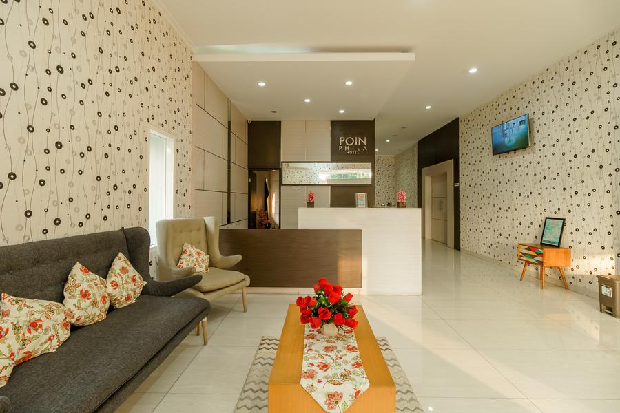 RedDoorz Plus @ Point Phila Cihampelas Bandung Exterior foto