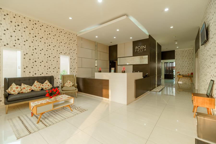 RedDoorz Plus @ Point Phila Cihampelas Bandung Exterior foto